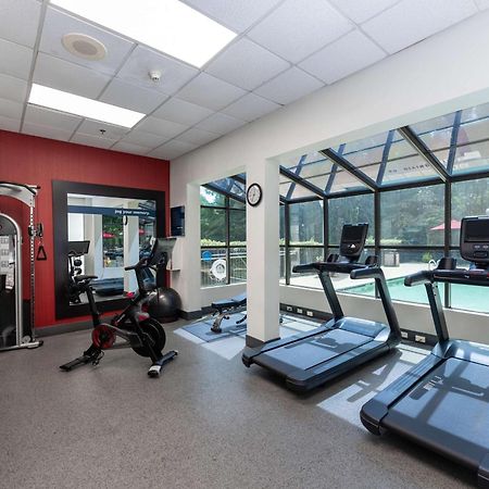 Hampton Inn & Suites Raleigh Cary Lenovo Center Екстер'єр фото