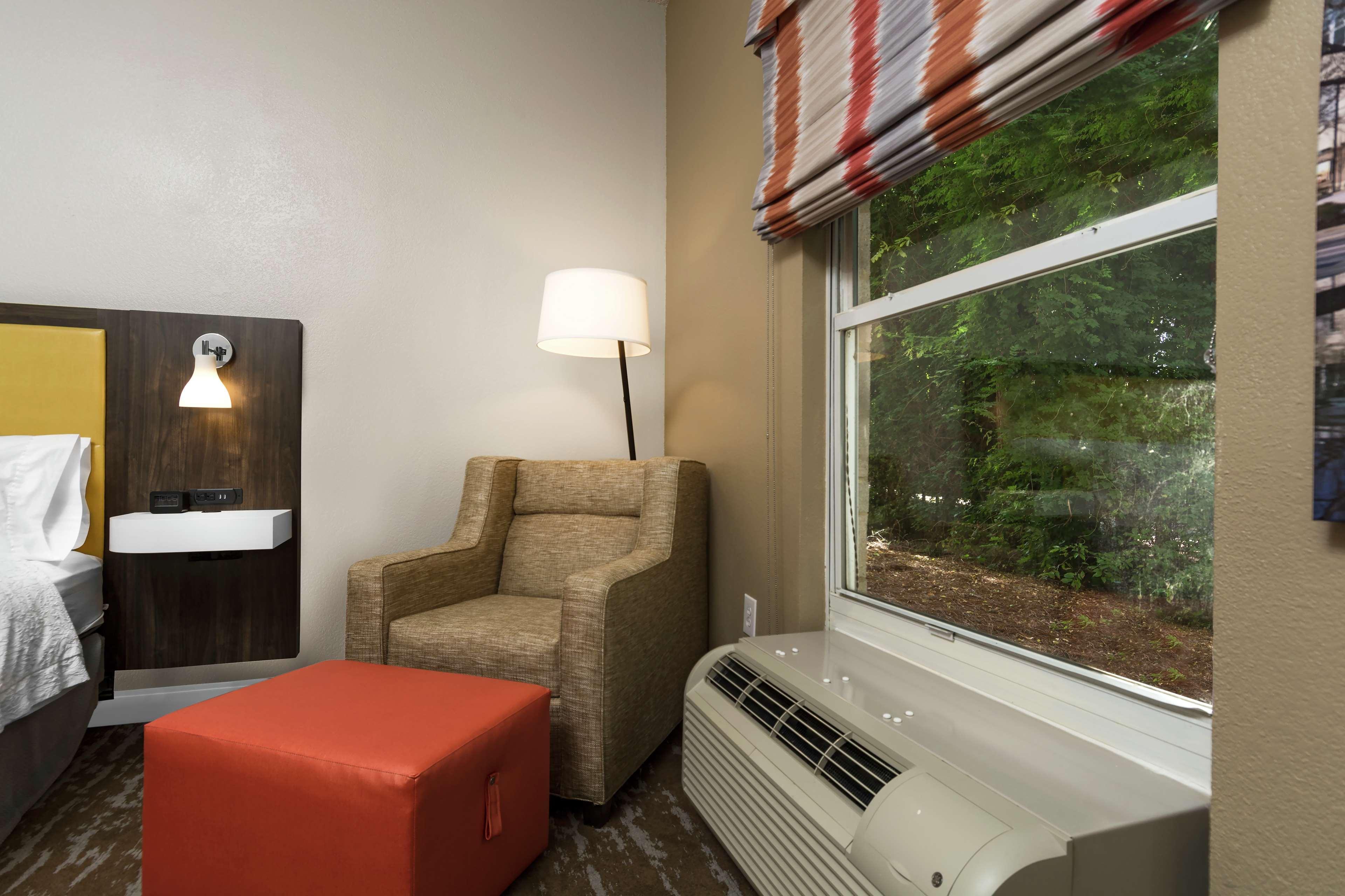 Hampton Inn & Suites Raleigh Cary Lenovo Center Екстер'єр фото