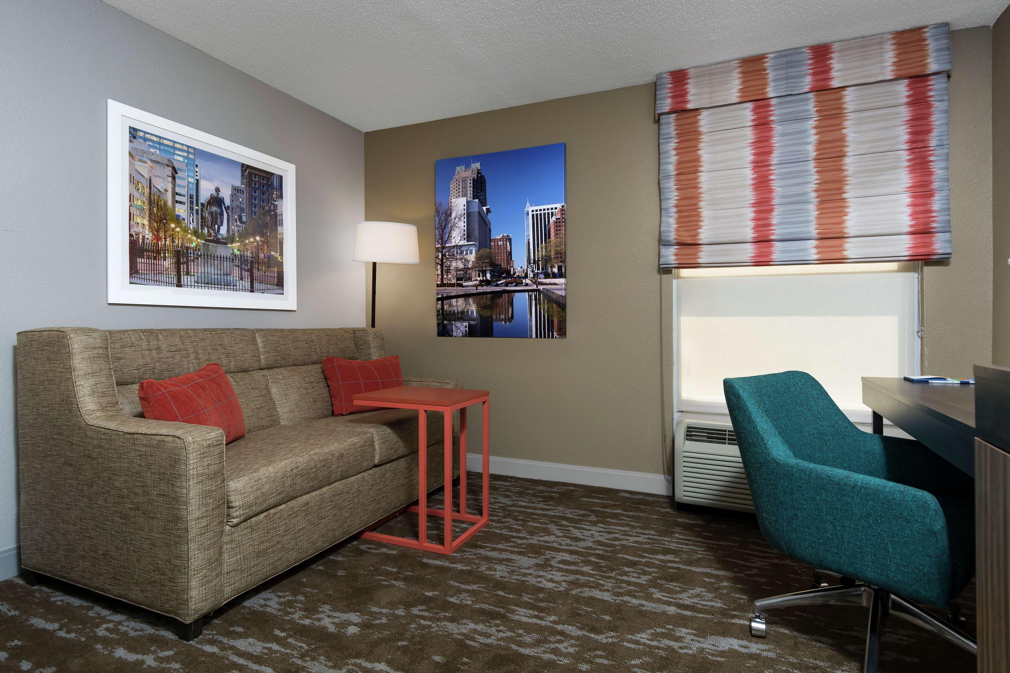 Hampton Inn & Suites Raleigh Cary Lenovo Center Екстер'єр фото