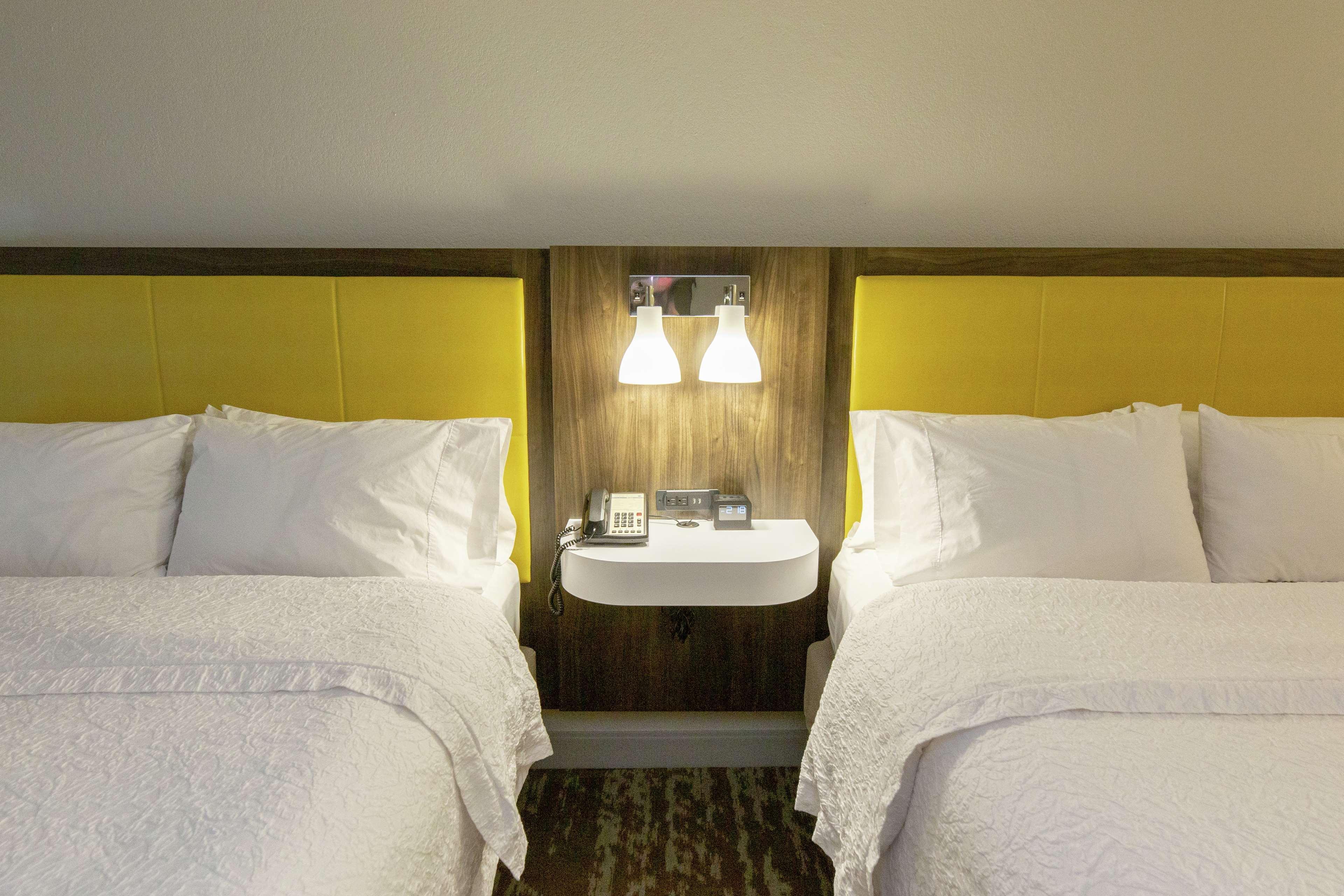 Hampton Inn & Suites Raleigh Cary Lenovo Center Екстер'єр фото