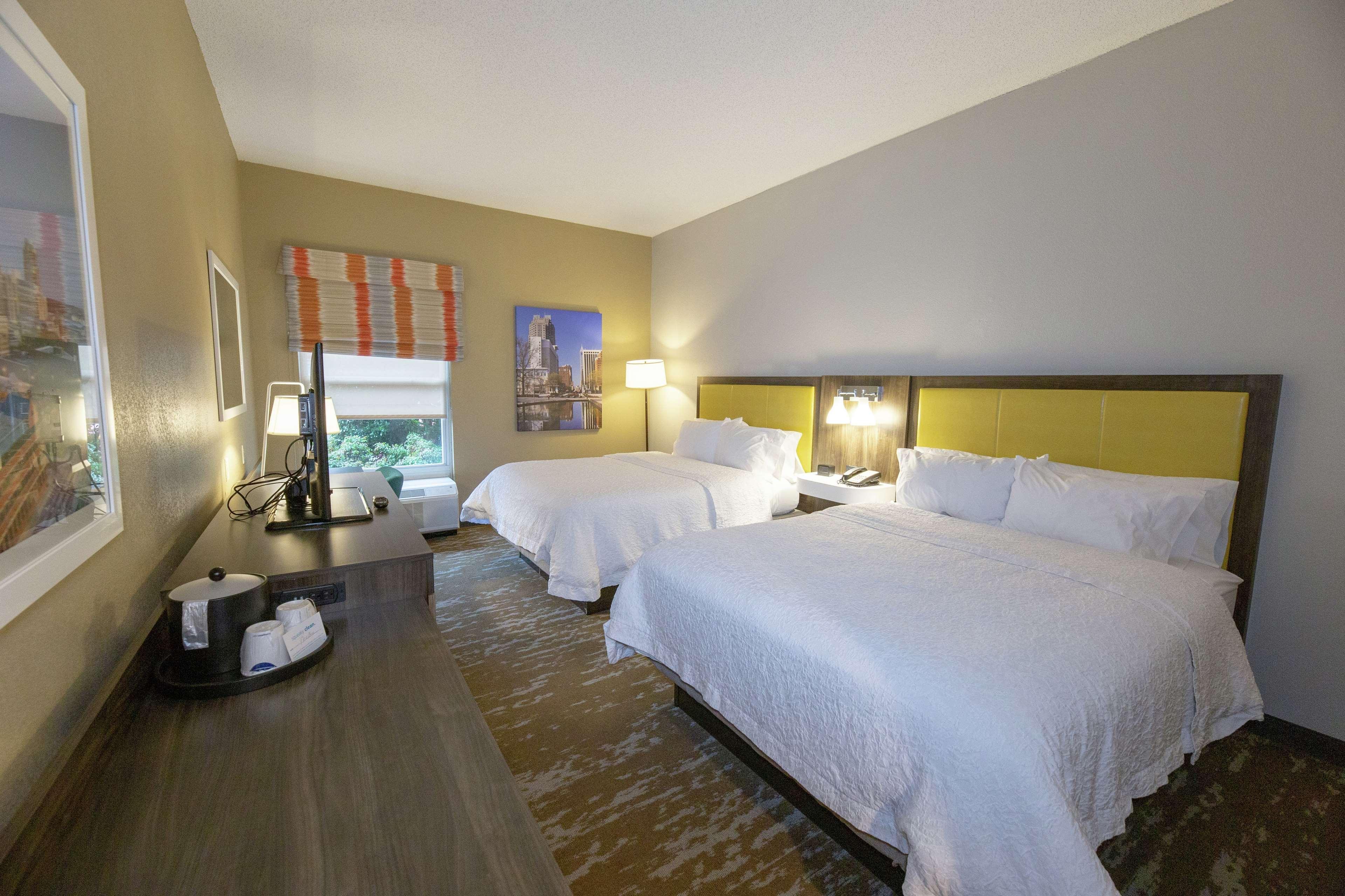 Hampton Inn & Suites Raleigh Cary Lenovo Center Екстер'єр фото
