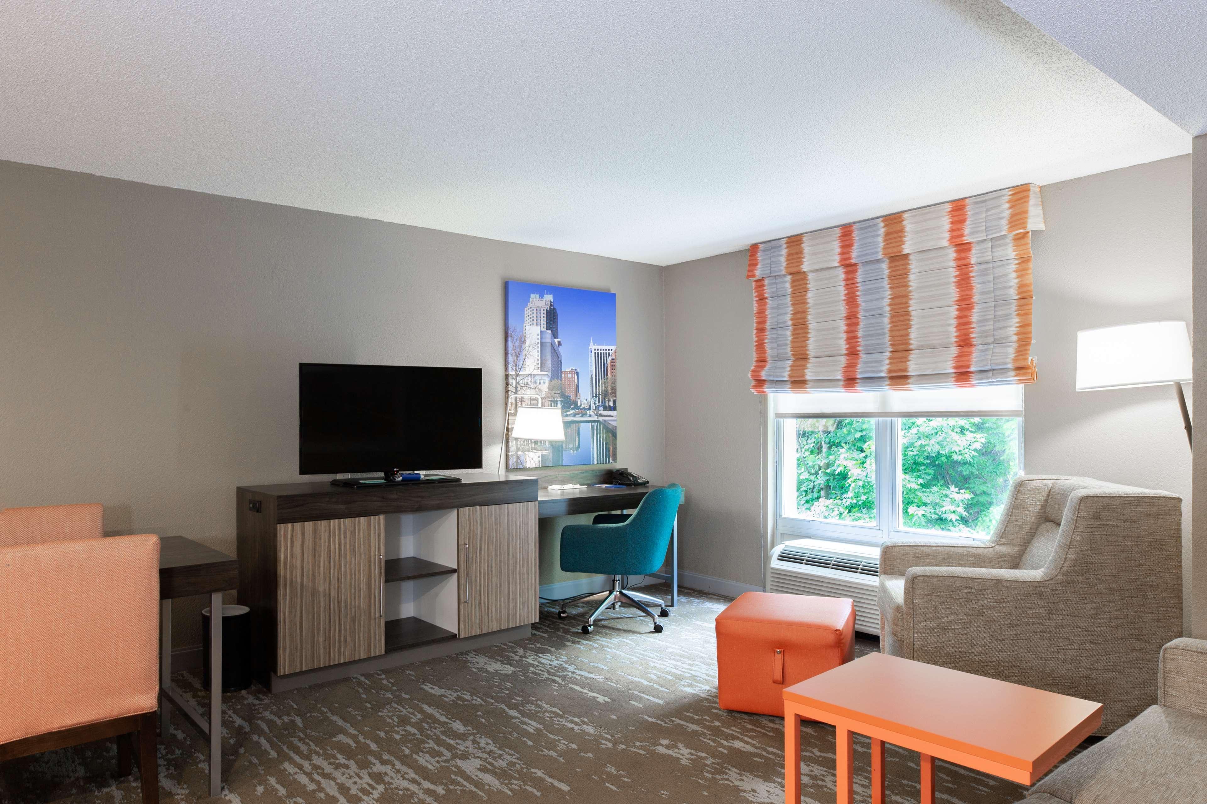 Hampton Inn & Suites Raleigh Cary Lenovo Center Екстер'єр фото