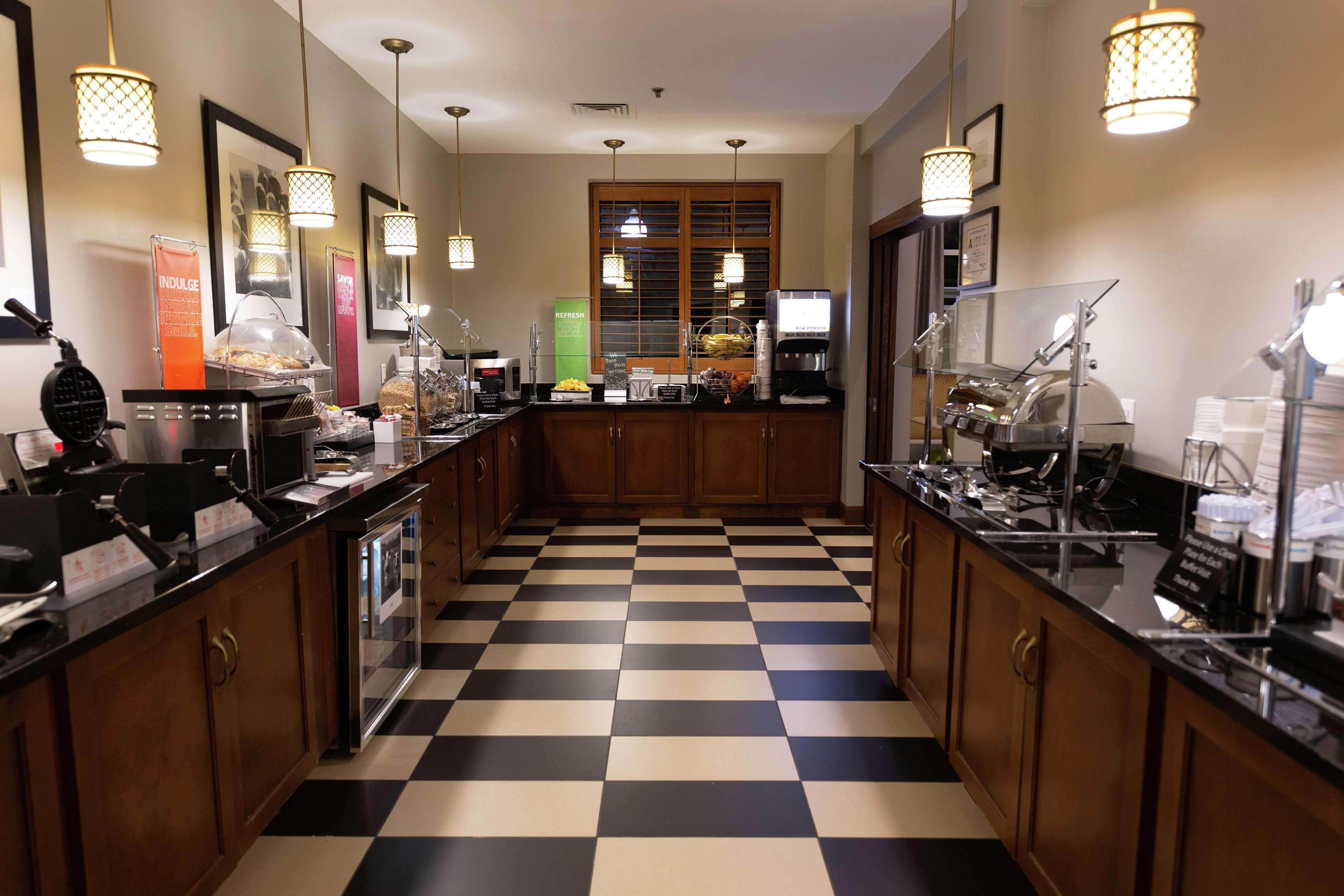 Hampton Inn & Suites Raleigh Cary Lenovo Center Екстер'єр фото