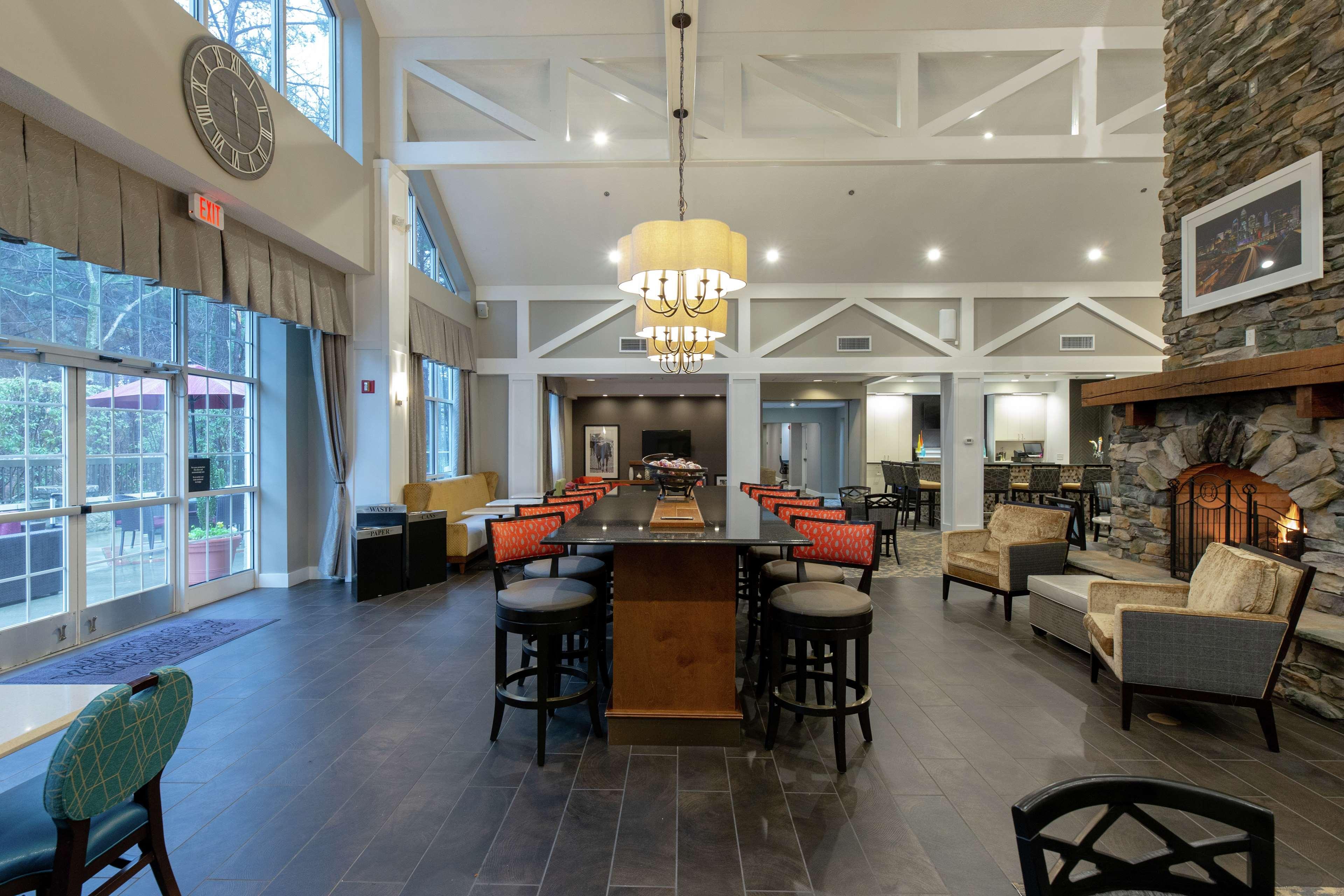 Hampton Inn & Suites Raleigh Cary Lenovo Center Екстер'єр фото