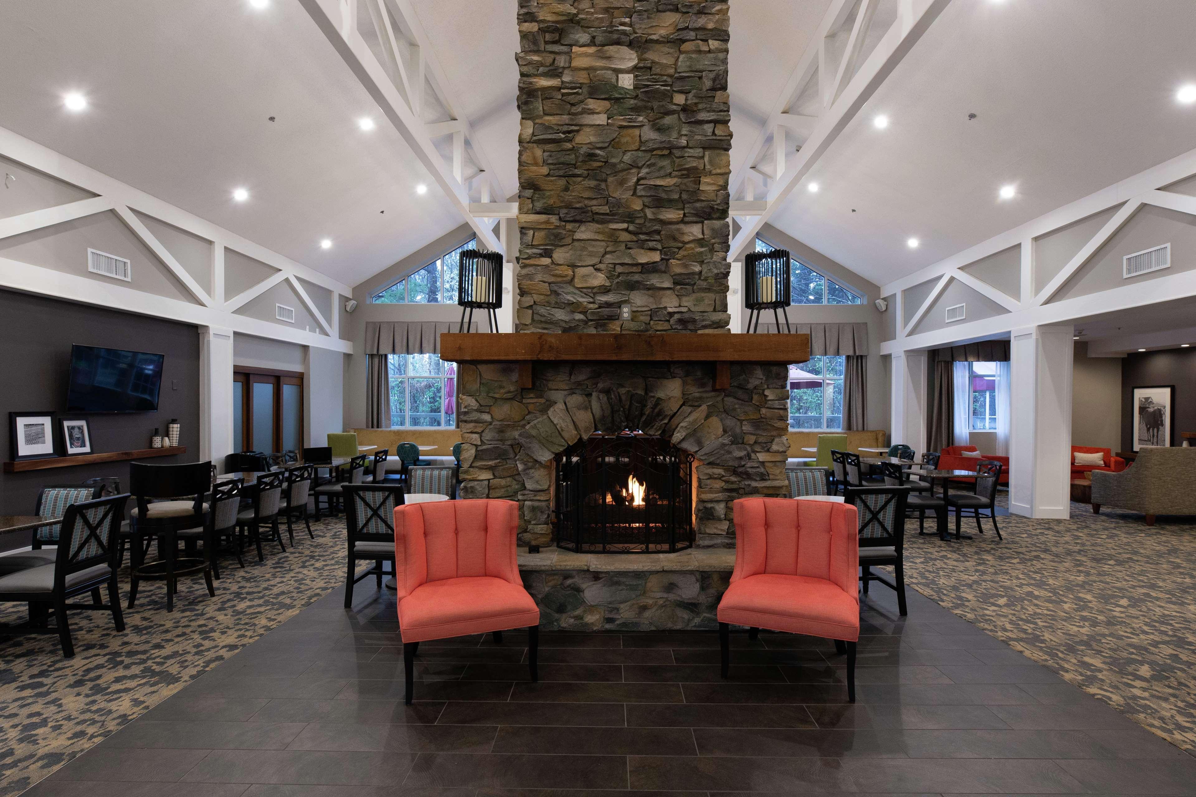 Hampton Inn & Suites Raleigh Cary Lenovo Center Екстер'єр фото