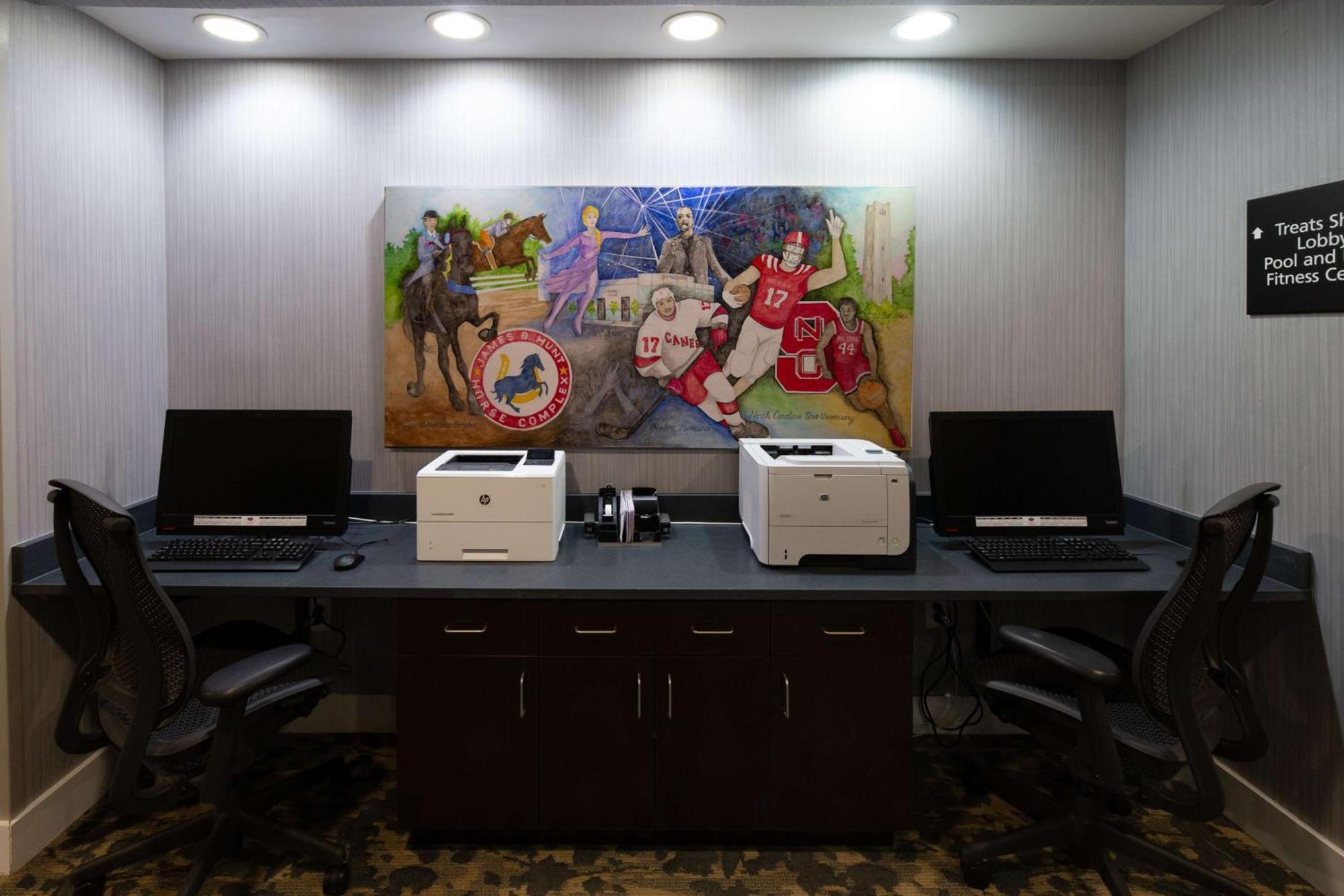 Hampton Inn & Suites Raleigh Cary Lenovo Center Екстер'єр фото