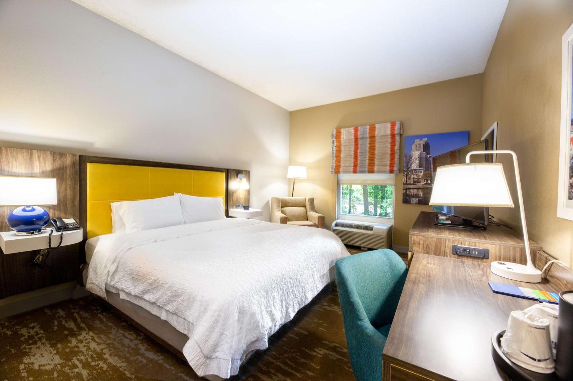 Hampton Inn & Suites Raleigh Cary Lenovo Center Екстер'єр фото
