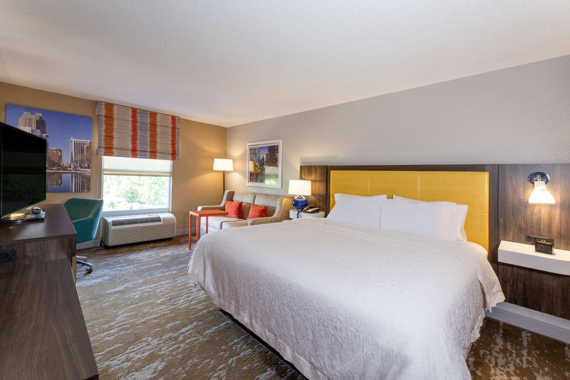 Hampton Inn & Suites Raleigh Cary Lenovo Center Екстер'єр фото