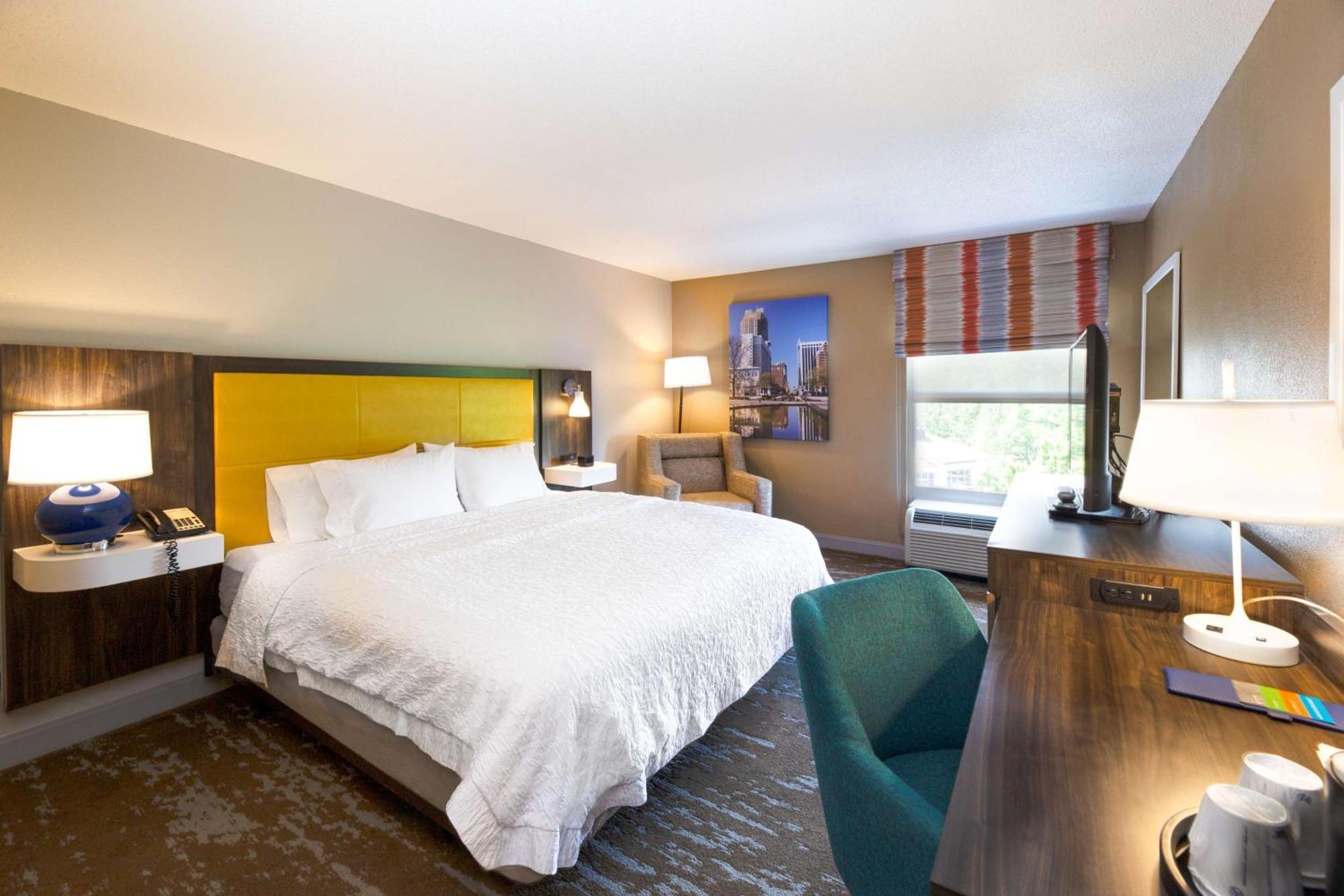 Hampton Inn & Suites Raleigh Cary Lenovo Center Екстер'єр фото