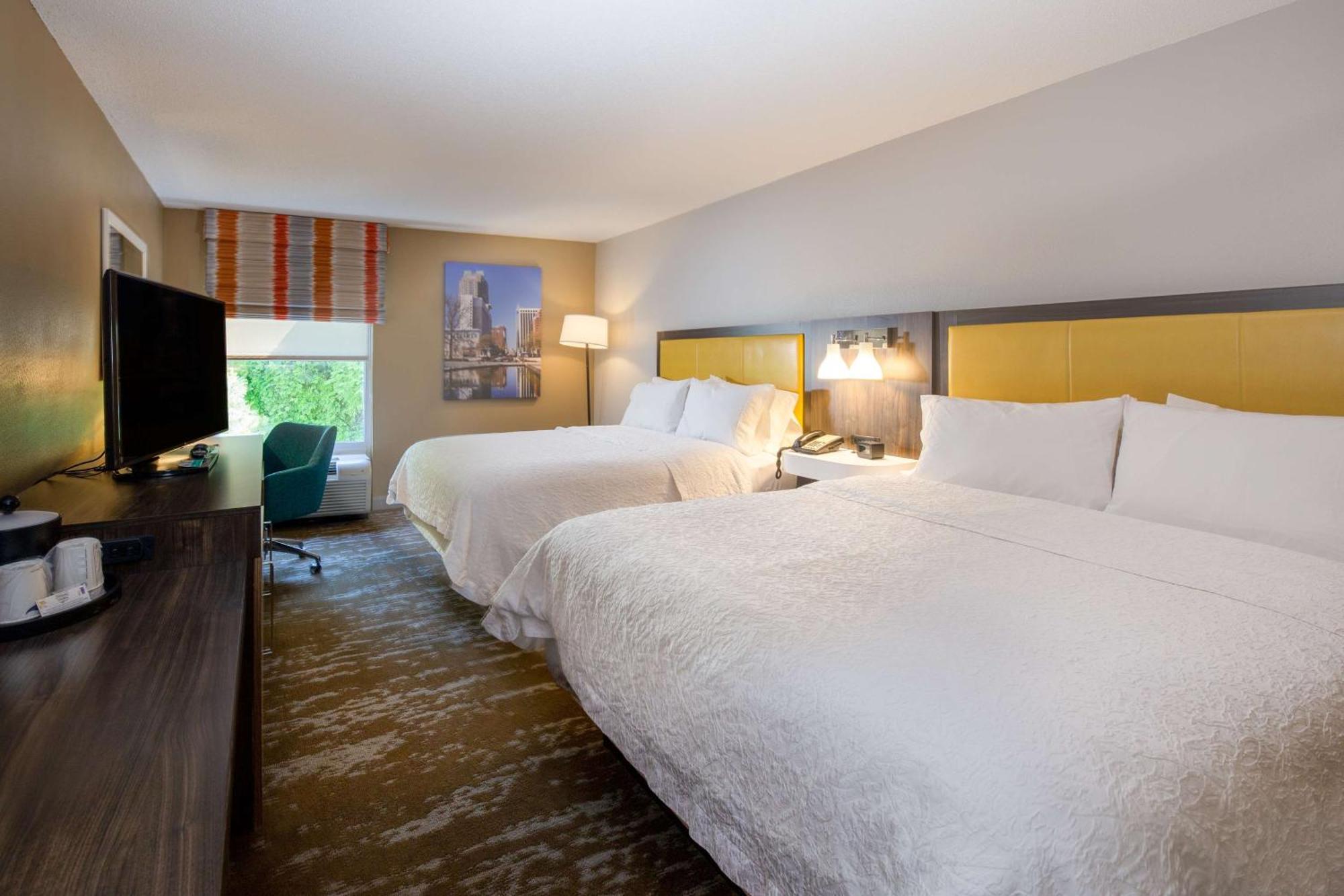 Hampton Inn & Suites Raleigh Cary Lenovo Center Екстер'єр фото