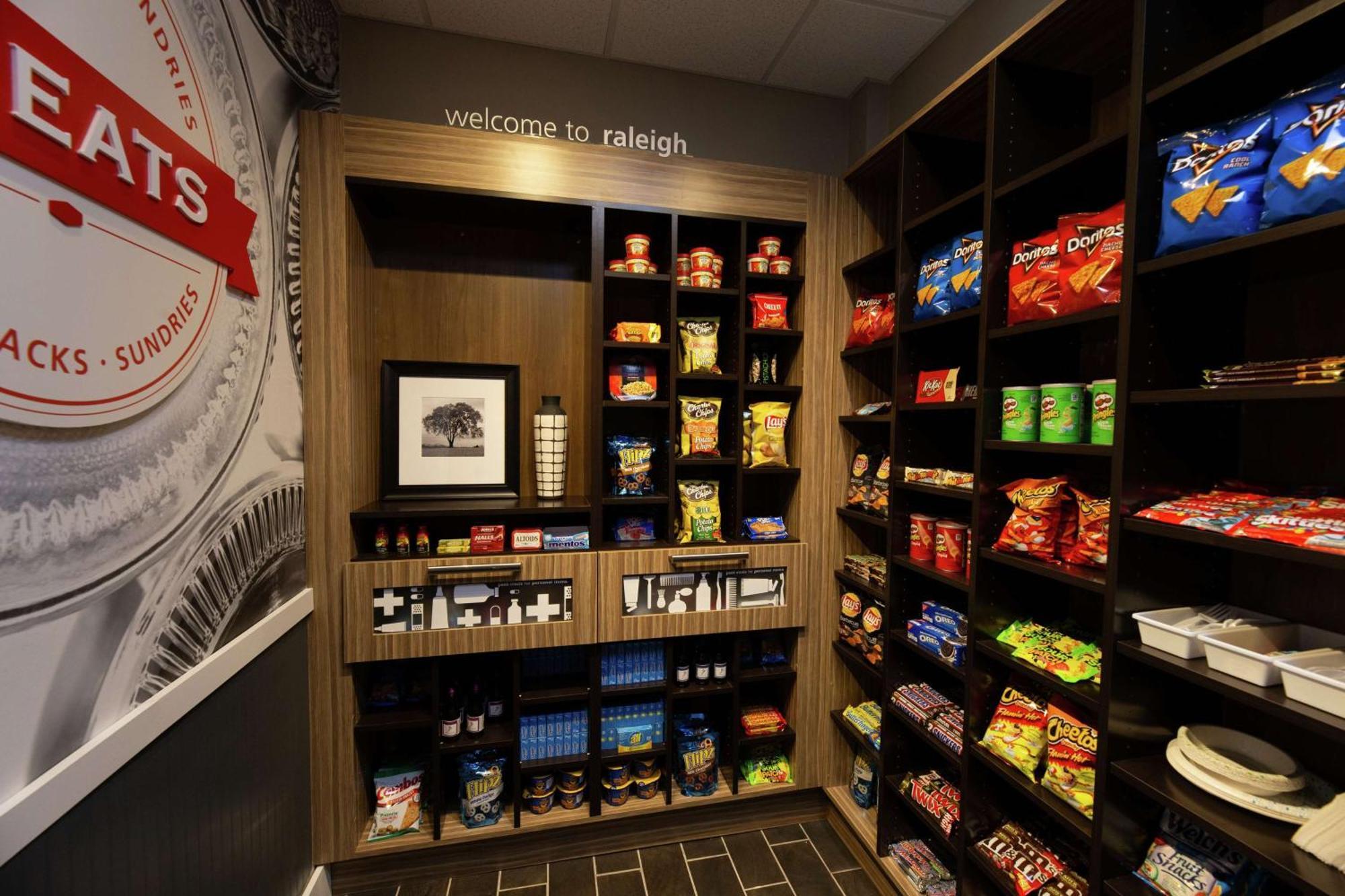 Hampton Inn & Suites Raleigh Cary Lenovo Center Екстер'єр фото