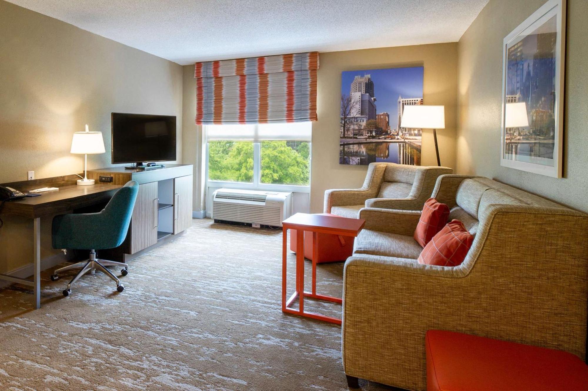 Hampton Inn & Suites Raleigh Cary Lenovo Center Екстер'єр фото