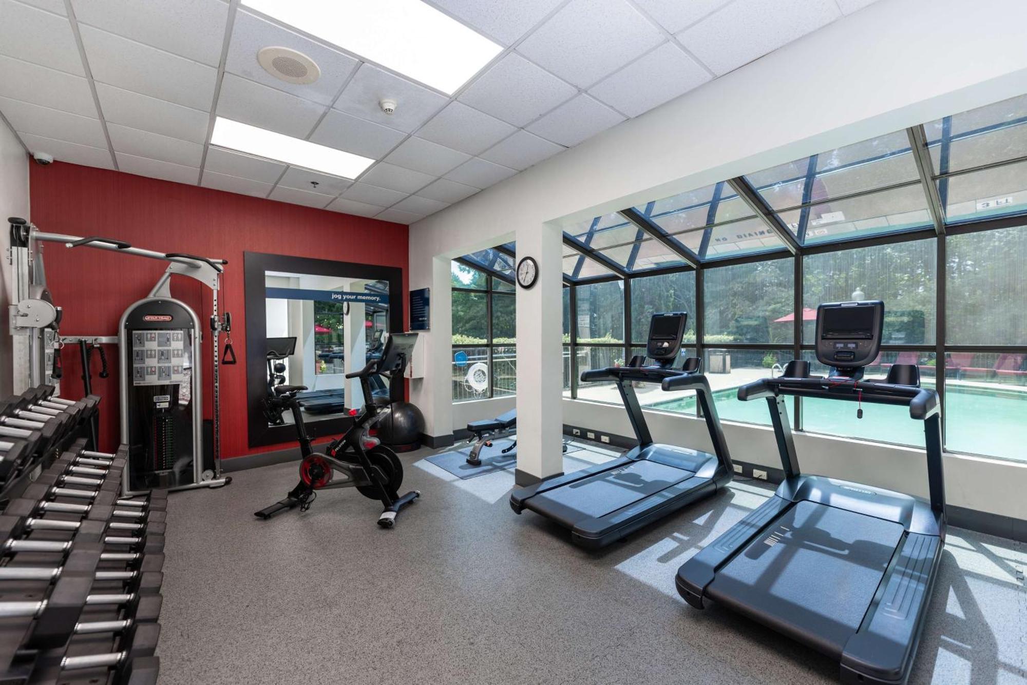 Hampton Inn & Suites Raleigh Cary Lenovo Center Екстер'єр фото