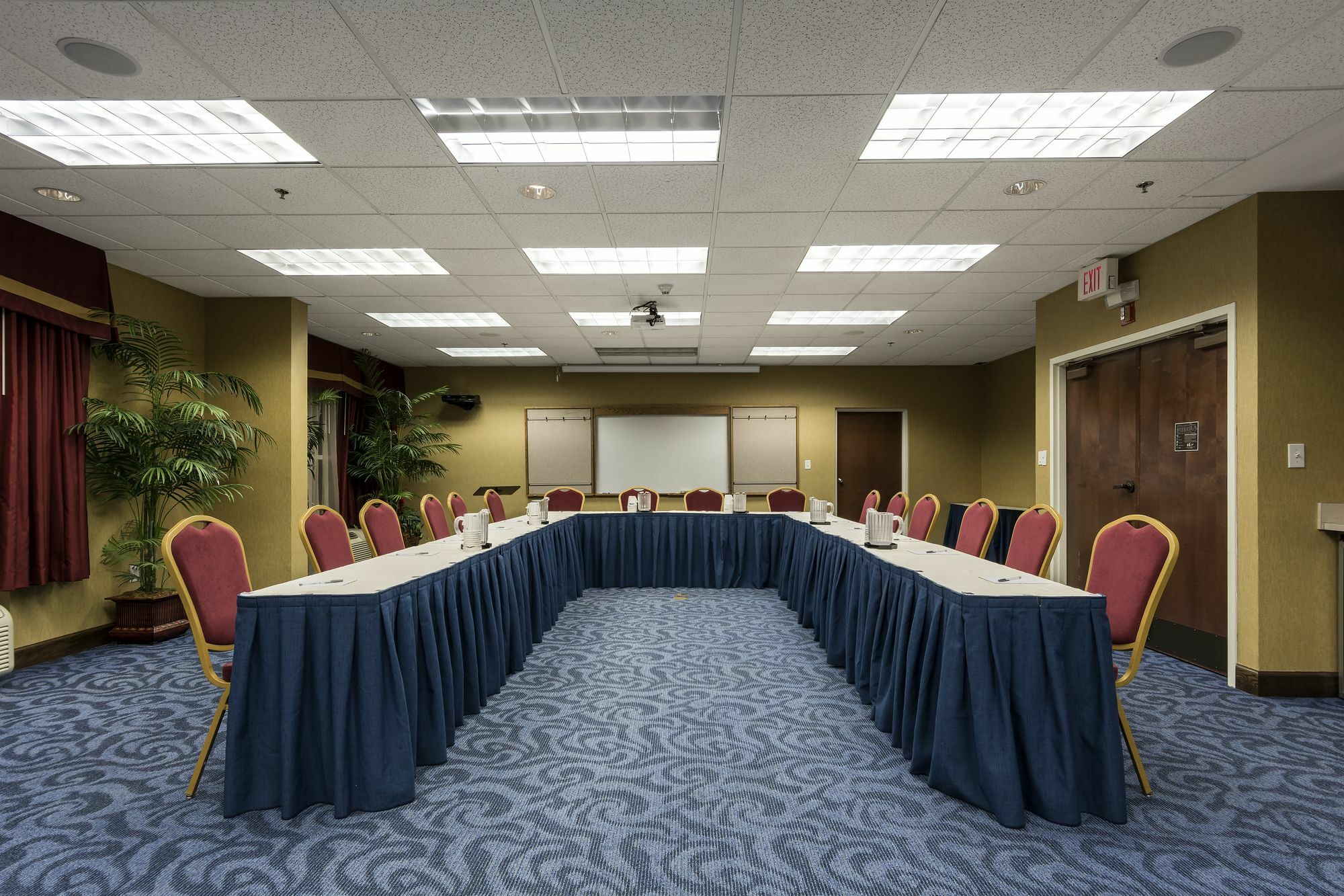 Hampton Inn & Suites Raleigh Cary Lenovo Center Екстер'єр фото